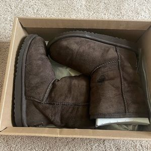 Chocolate brown kids Uggs